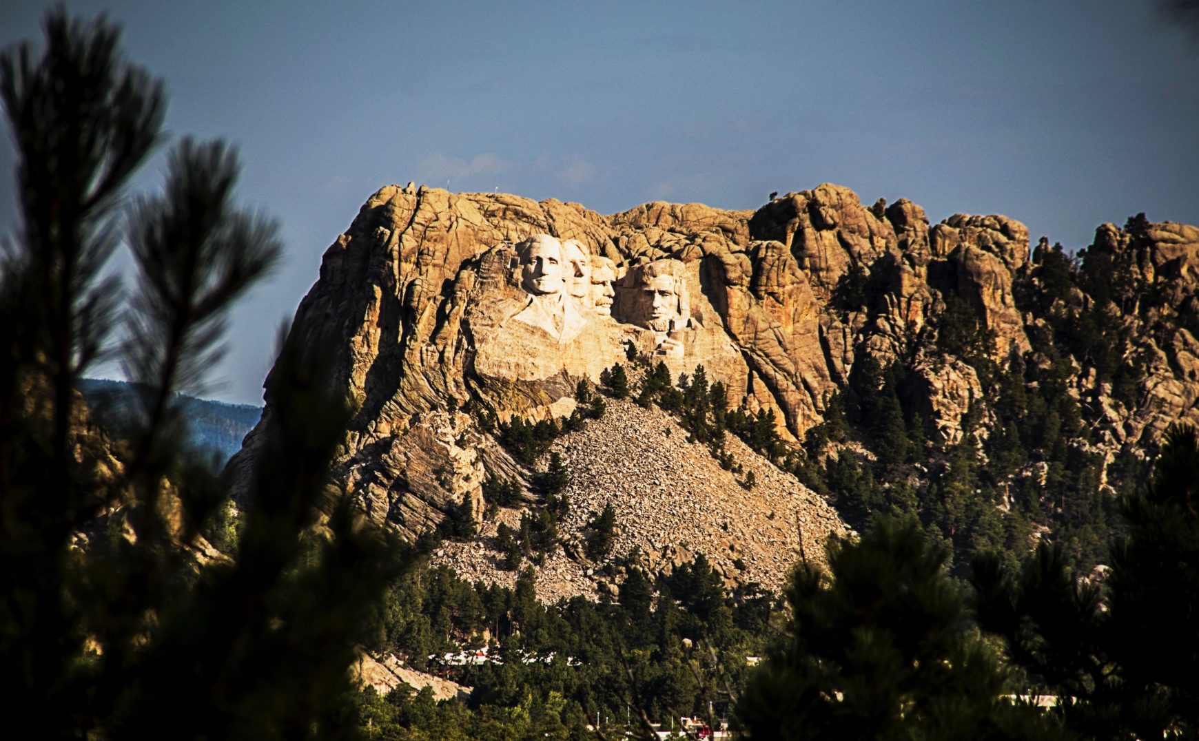 Scientists Discover Mount Rushmore Carved By Wind and Rain